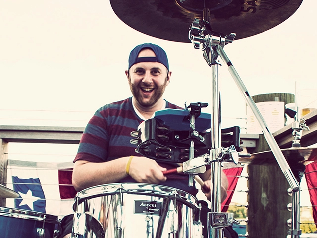 Joe Saad playing at a brewery