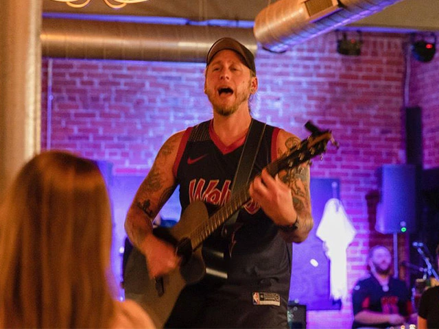 Mike Angeli playing at brewery